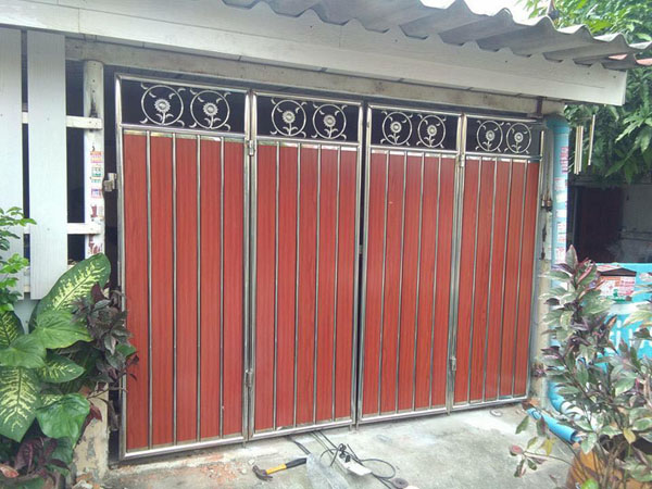 งานติดตั้งประตูกระจกหน้าร้าน