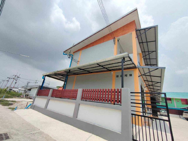 งานเปลี่ยนหลังคาเมทัลชีทอาคารพาณิชย์ ภูเก็ต